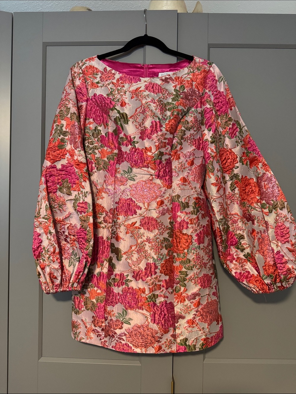 Pink Floral Jacquard Dress with Puff Sleeves